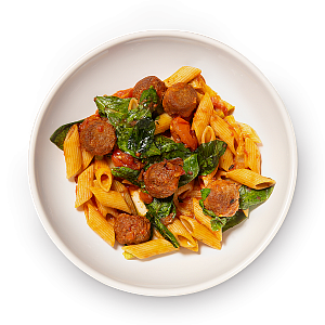 Пенне с фрикадельками из растительного мяса, цукини и шпинатом