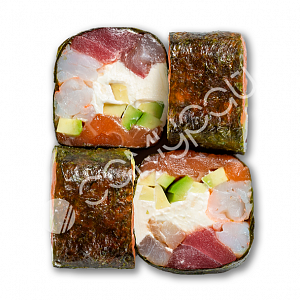 Ролл без риса с тунцом, креветкой, курицей и авокадо